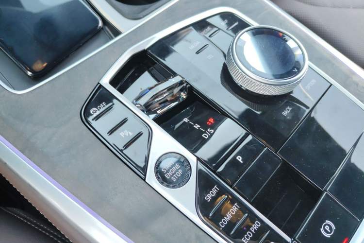 Used BMW X5 2025 Model, xDrive 30Li Prestige M Sport Night Package Gear Lever