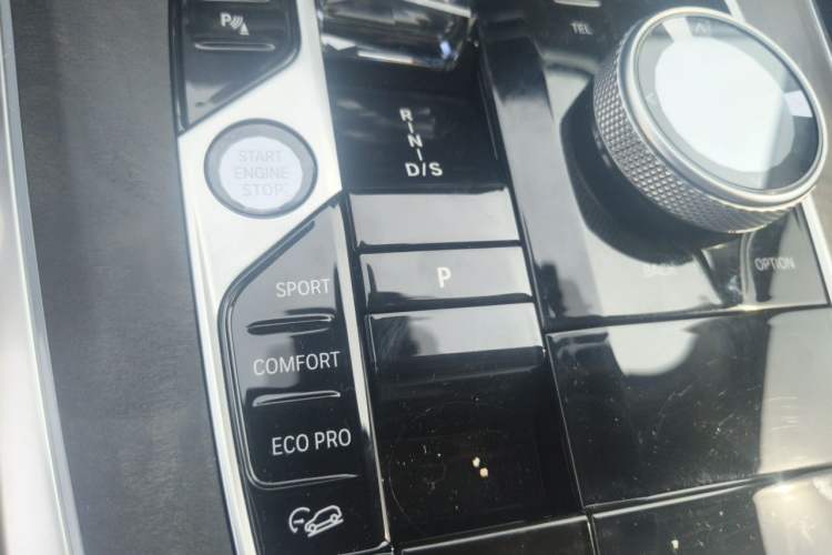 Used BMW X5 2025 Model, xDrive 30Li Prestige M Sport Night Package Gear Lever