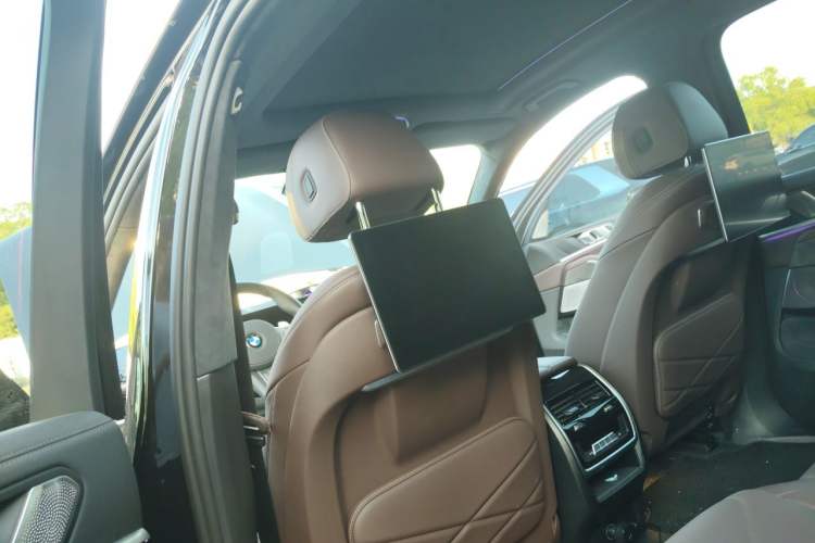 Used BMW X5 2025 Model, xDrive 30Li Prestige M Sport Night Package Headliner