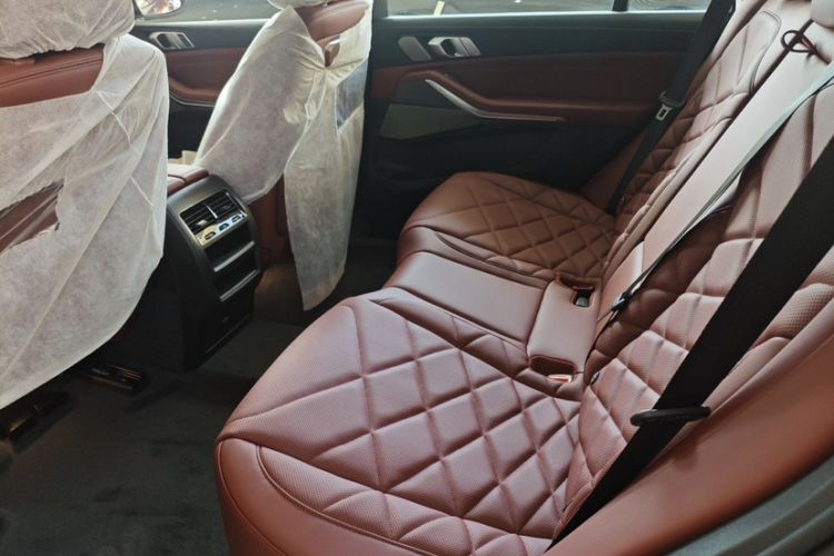Used BMW X5 2025 Model, xDrive 30Li Prestige M Sport Night Package Interior 1