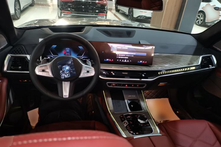 Used BMW X5 2025 Model, xDrive 40Li M Sport Night Package Interior 2