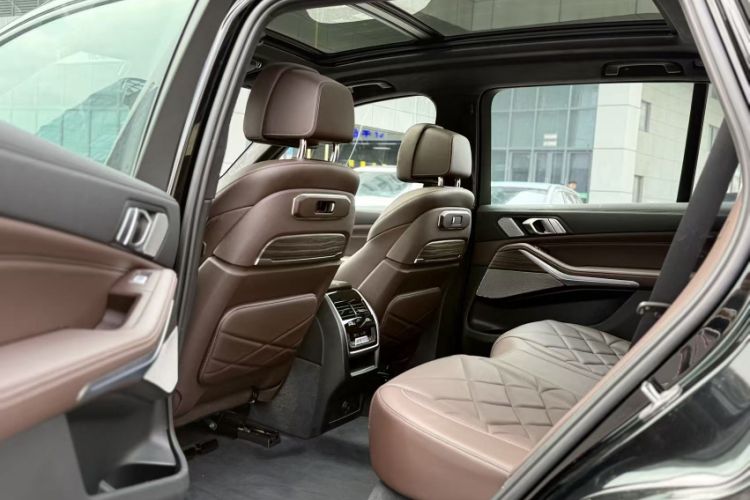 Used BMW X5 2025 Model, xDrive 40Li M Sport Night Package Interior 3
