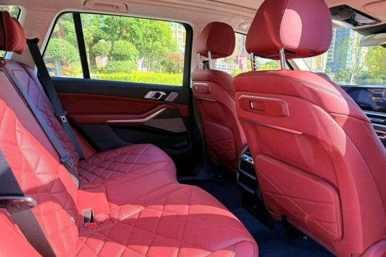 Used BMW X5 2025 Model, xDrive 30Li Prestige M Sport Night Package Interior 4