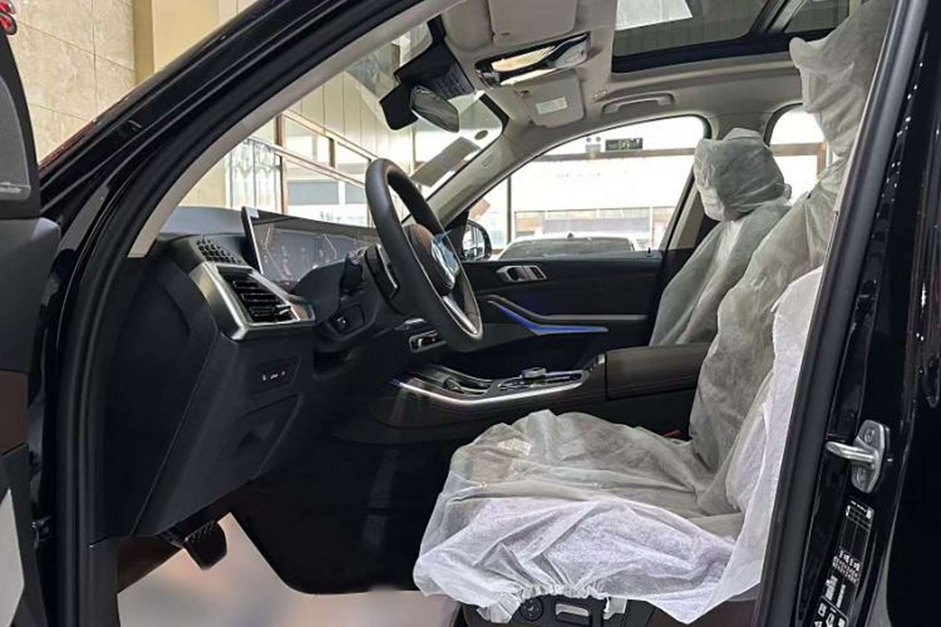 Used BMW X5 2025 Model, xDrive 30Li Prestige M Sport Night Package Interior 5