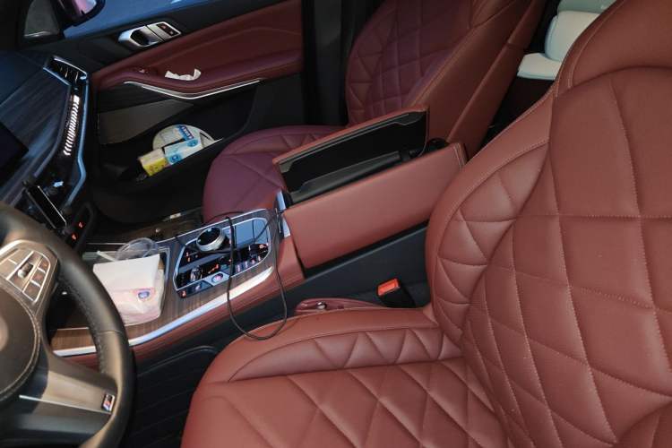 Used BMW X5 2025 Model, xDrive 40Li M Sport Night Package Left Front Seat