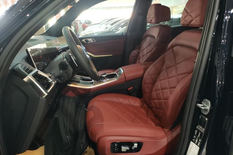 Used BMW X5 2025 Model, xDrive 40Li M Sport Night Package Left Front Seat