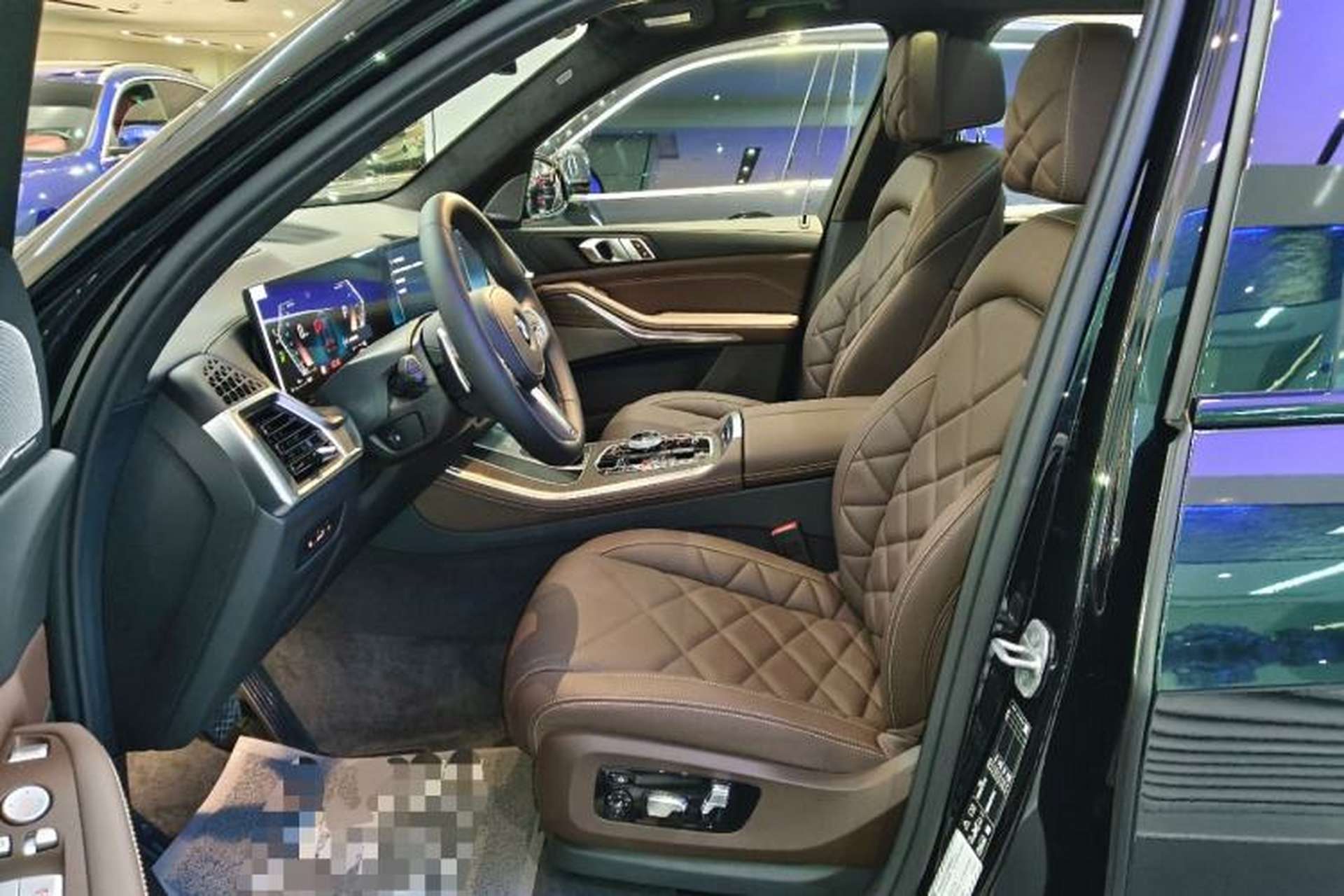 Used BMW X5 2025 Model, xDrive 40Li Prestige M Sport Night Package Left Front Seat