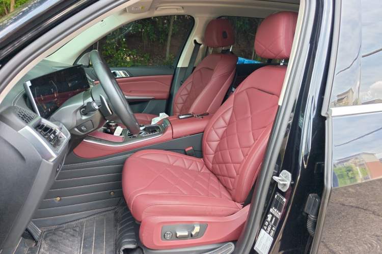 Used BMW X5 2025 Model, xDrive 30Li Prestige M Sport Night Package Left Front Seat