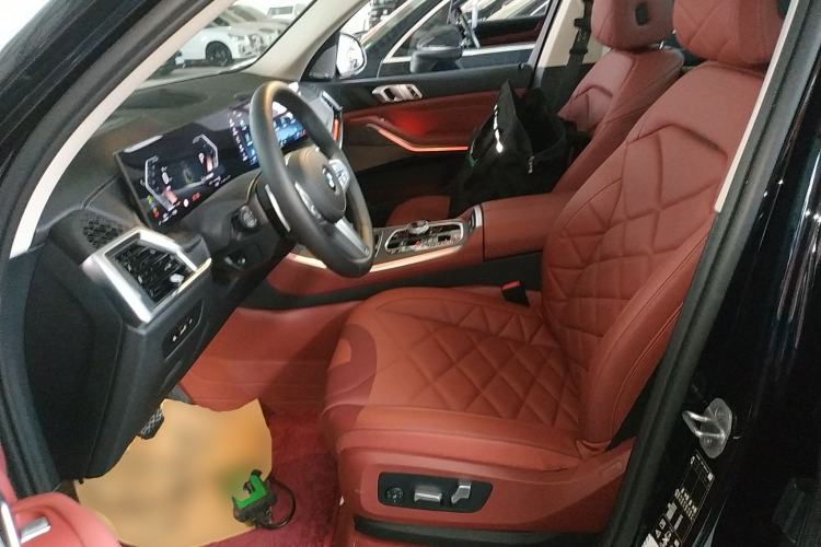 Used BMW X5 2025 Model, xDrive 30Li Prestige M Sport Night Package Left Front Seat