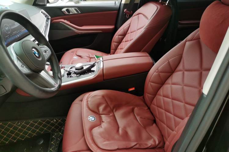 Used BMW X5 2025 Model, xDrive 30Li M Sport Night Package Left Front Seat