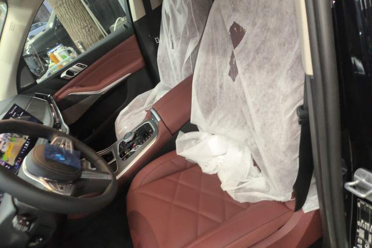 Used BMW X5 2025 Model, xDrive 30Li Prestige M Sport Night Package Left Front Seat