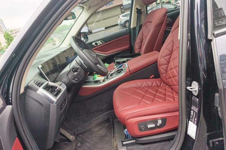 Used BMW X5 2025 Model, xDrive 30Li Prestige M Sport Night Package Left Front Seat