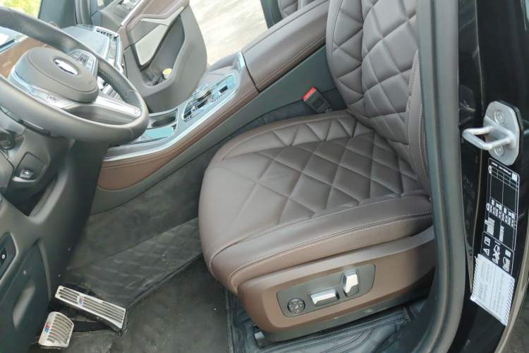 Used BMW X5 2025 Model, xDrive 30Li Prestige M Sport Night Package Left Front Seat