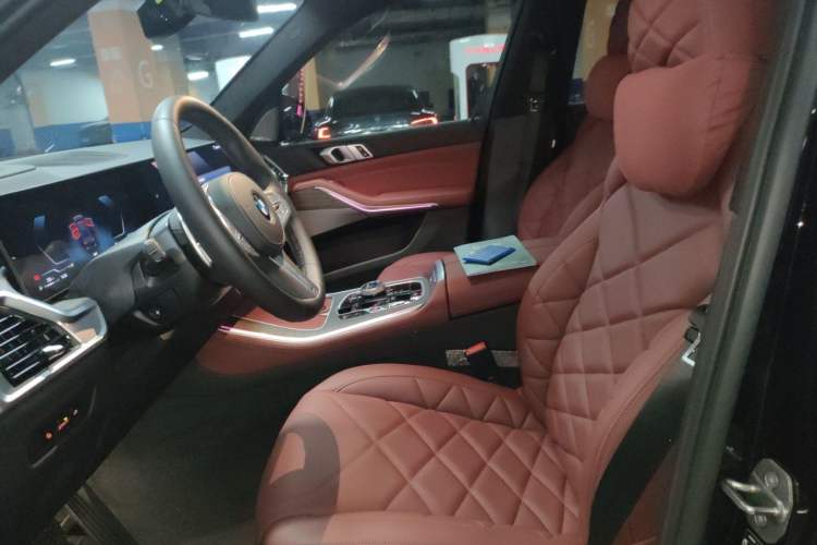 Used BMW X5 2025 Model, xDrive 40Li M Sport Night Package Left Front Seat