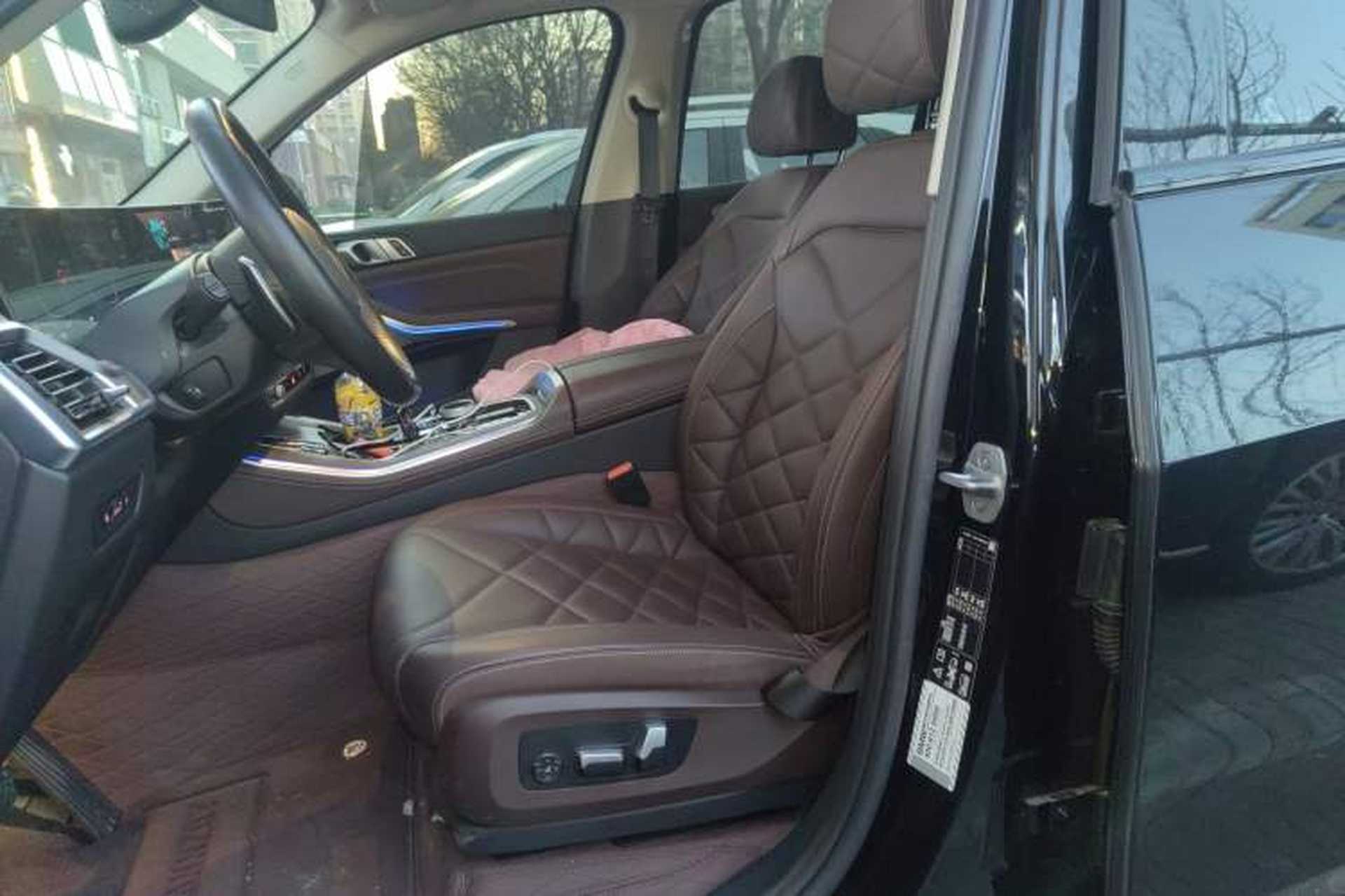 Used BMW X5 2025 Model, xDrive 30Li Prestige M Sport Night Package Left Front Seat