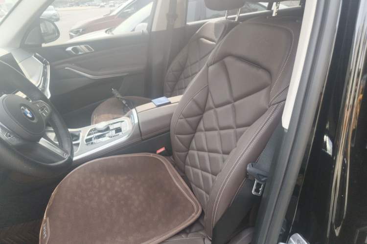 Used BMW X5 2025 Model, xDrive 30Li Prestige M Sport Night Package Left Front Seat
