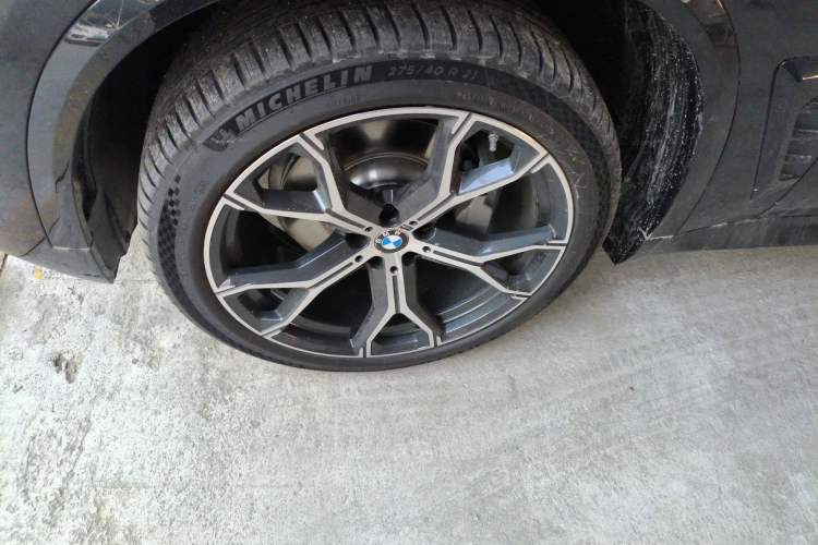 Used BMW X5 2025 Model, xDrive 30Li Prestige M Sport Night Package Left Front Wheel Hub