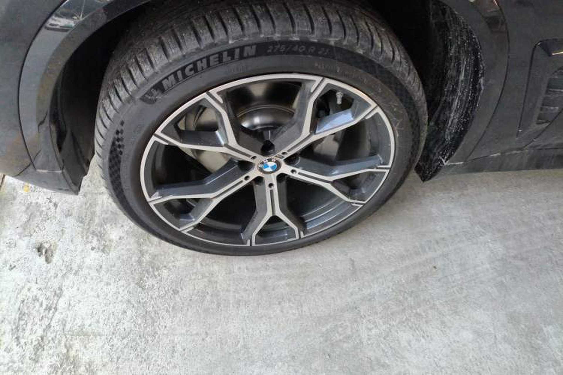 Used BMW X5 2025 Model, xDrive 30Li Prestige M Sport Night Package Left Front Wheel Hub