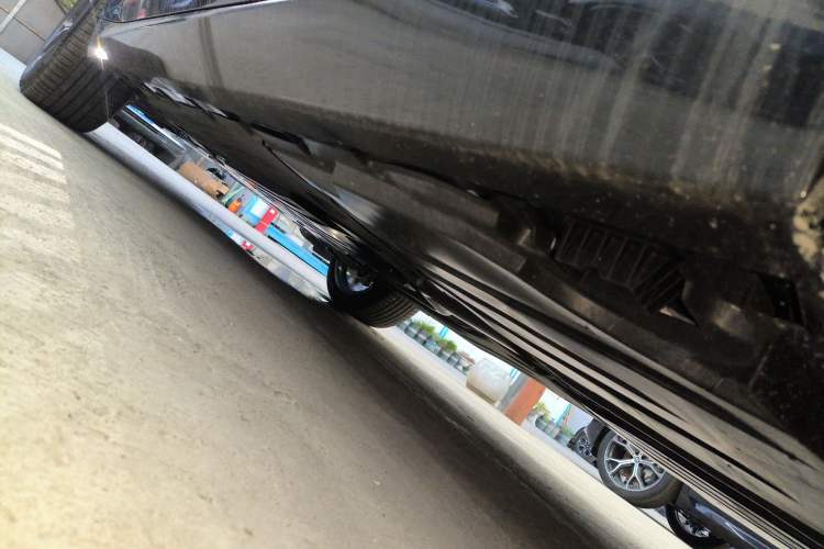Used BMW X5 2025 Model, xDrive 30Li Prestige M Sport Night Package Left Side Sill