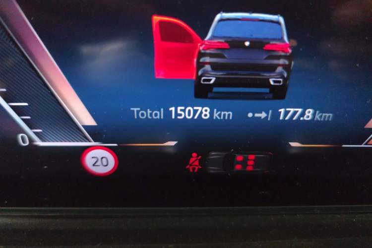Used BMW X5 2025 Model, xDrive 40Li M Sport Night Package Odometer Close Up