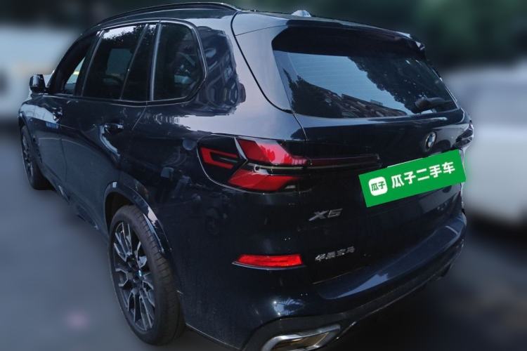 Used BMW X5 2025 Model, xDrive 40Li M Sport Night Package Rear Left 45 Deg