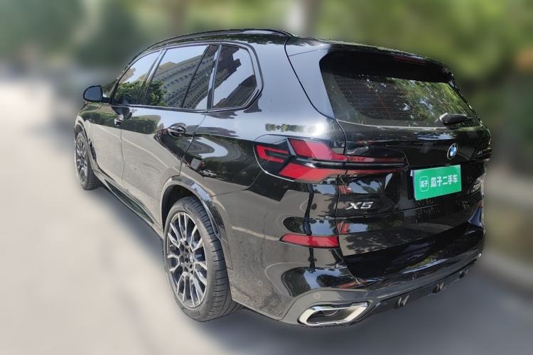 Used BMW X5 2025 Model, xDrive 40Li M Sport Night Package Rear Left 45 Deg