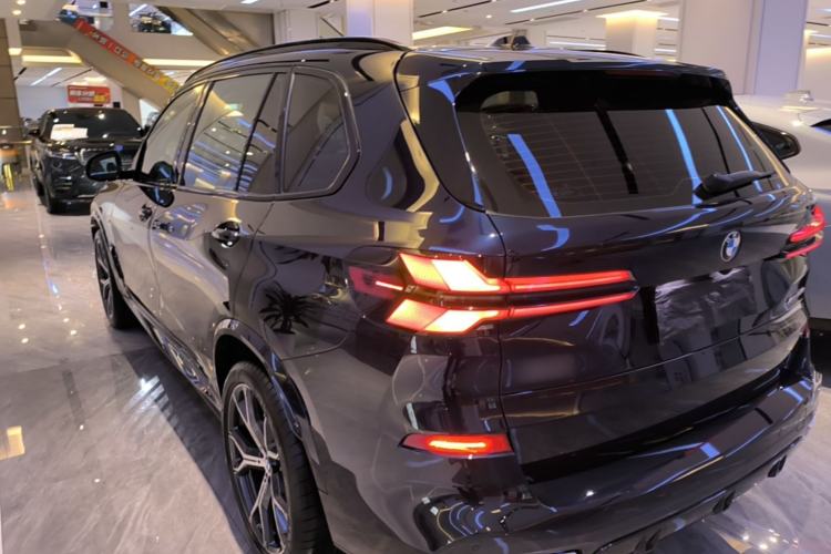 Used BMW X5 2025 Model, xDrive 30Li Prestige M Sport Night Package Rear Left 45 Deg