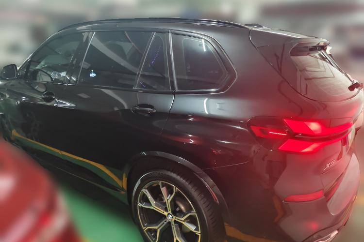 Used BMW X5 2025 Model, xDrive 30Li Prestige M Sport Night Package Rear Left 45 Deg
