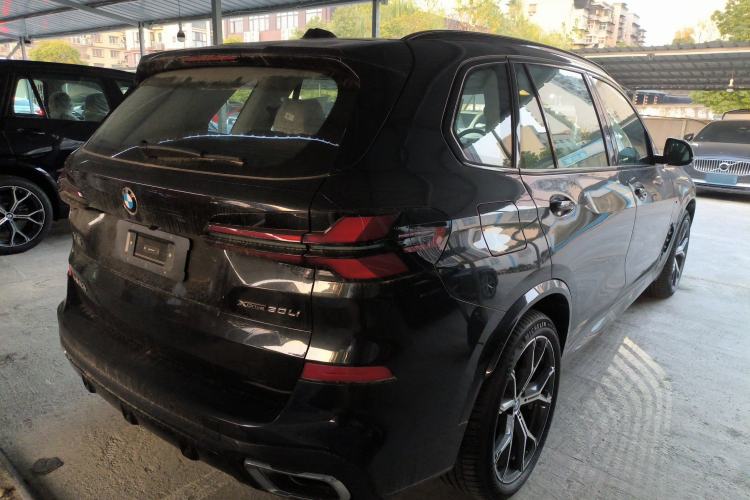 Used BMW X5 2025 Model, xDrive 30Li Prestige M Sport Night Package Rear Right 45 Deg