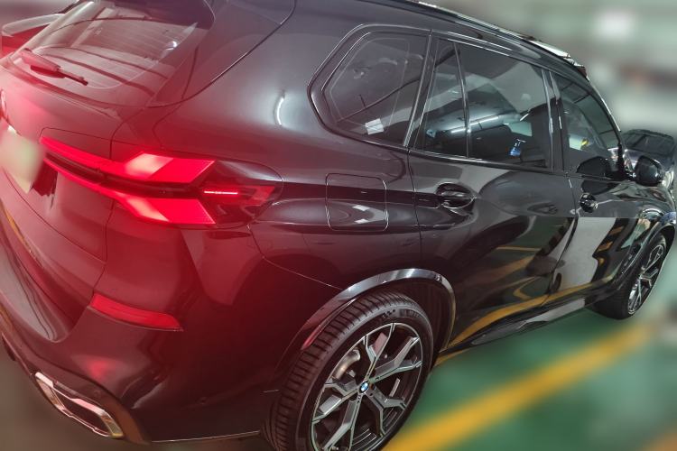 Used BMW X5 2025 Model, xDrive 30Li Prestige M Sport Night Package Rear Right 45 Deg