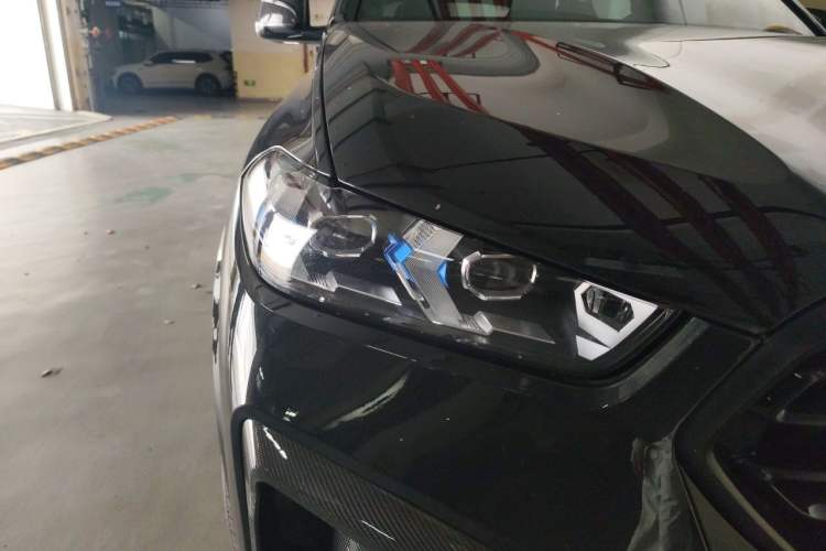Used BMW X5 2025 Model, xDrive 40Li M Sport Night Package Right Front Headlight