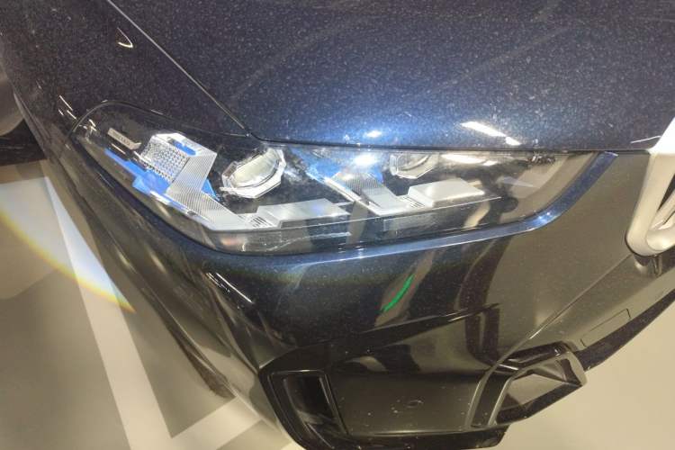 Used BMW X5 2025 Model, xDrive 40Li M Sport Night Package Right Front Headlight