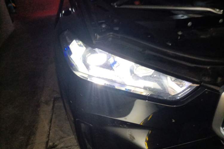 Used BMW X5 2025 Model, xDrive 40Li M Sport Night Package Right Front Headlight