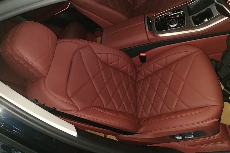 Used BMW X5 2025 Model, xDrive 30Li Prestige M Sport Night Package Right Front Seat