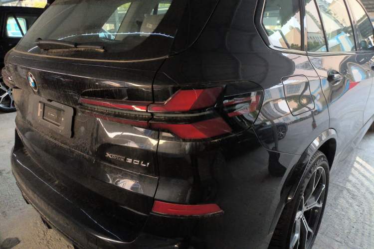 Used BMW X5 2025 Model, xDrive 30Li Prestige M Sport Night Package Right Rear Taillight