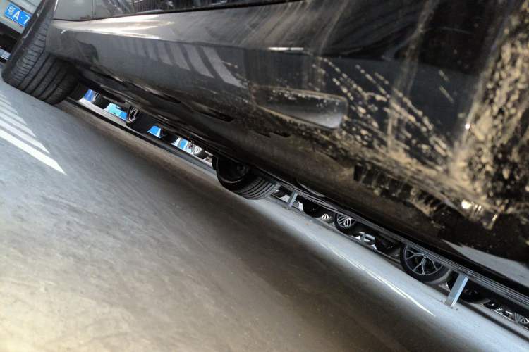 Used BMW X5 2025 Model, xDrive 30Li Prestige M Sport Night Package Right Side Sill