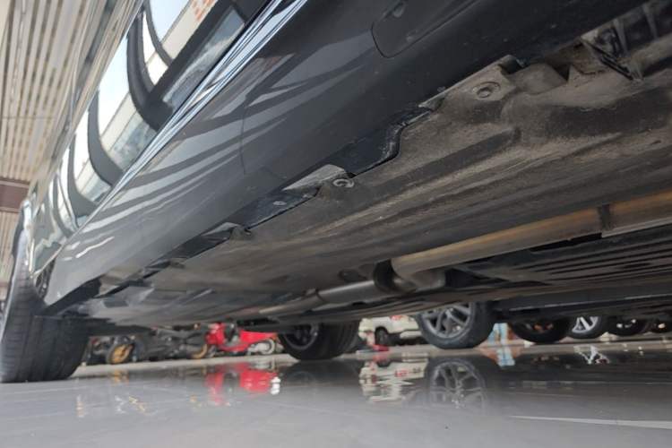 Used BMW X5 2025 Model, xDrive 30Li Prestige M Sport Night Package Right Side Sill