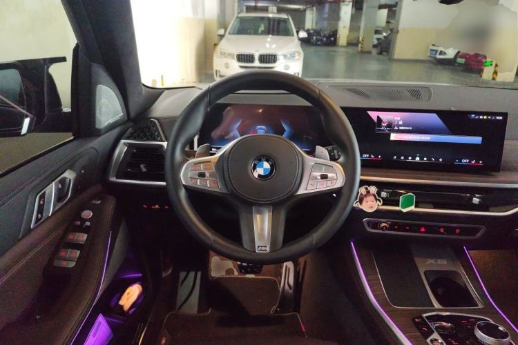 Used BMW X5 2025 Model, xDrive 40Li M Sport Night Package Steering Wheel