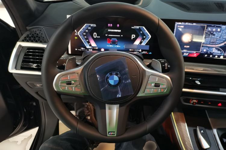 Used BMW X5 2025 Model, xDrive 40Li M Sport Night Package Steering Wheel