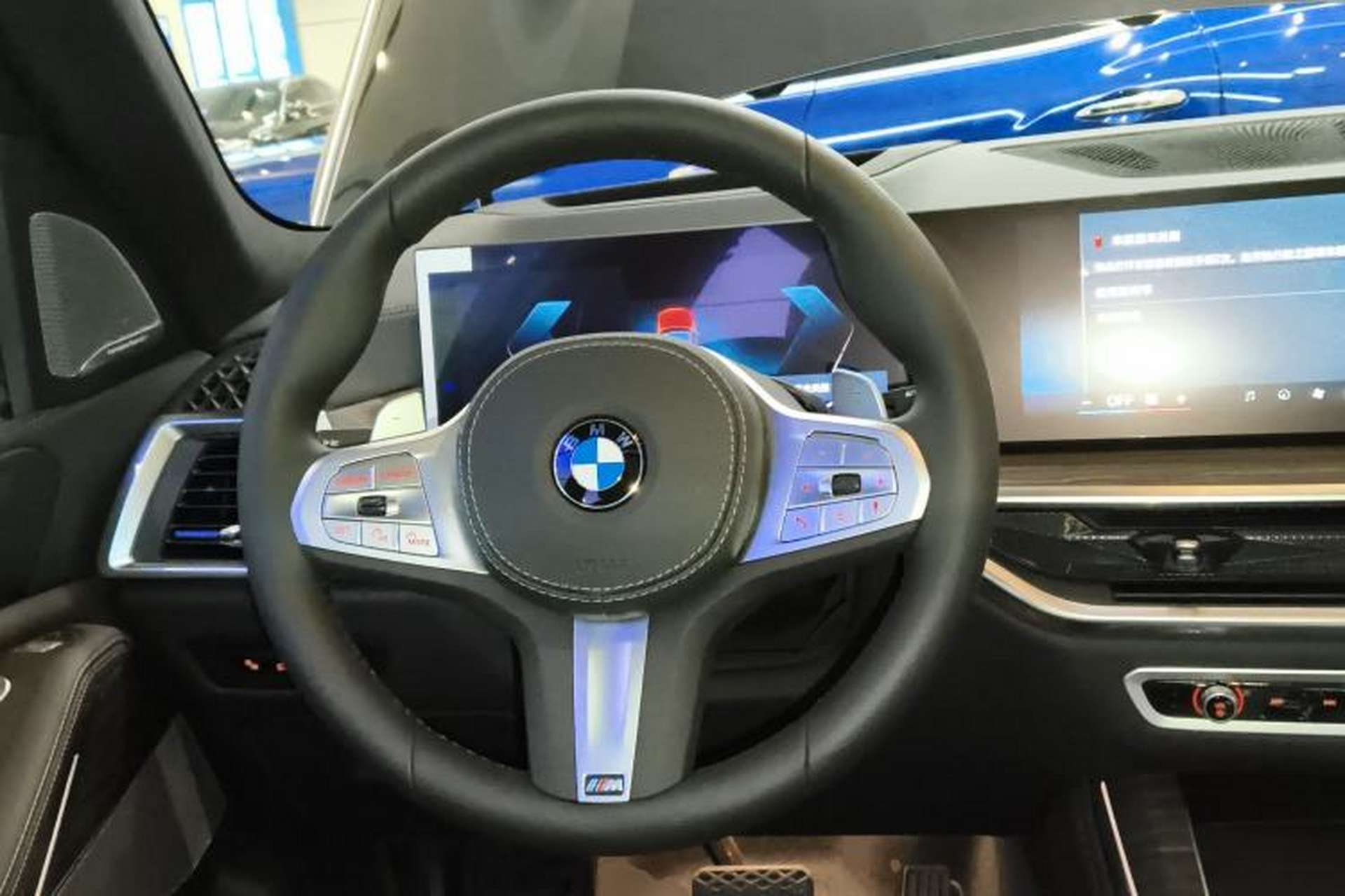 Used BMW X5 2025 Model, xDrive 40Li Prestige M Sport Night Package Steering Wheel
