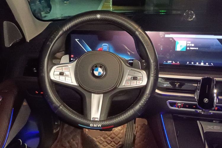 Used BMW X5 2025 Model, xDrive 30Li Prestige M Sport Night Package Steering Wheel