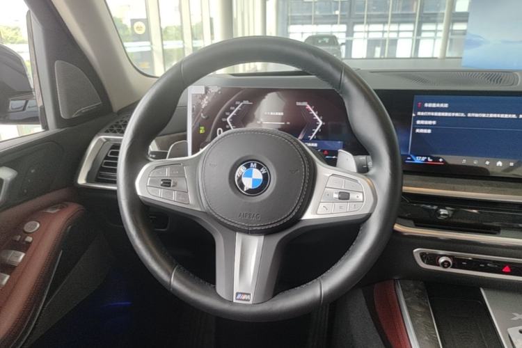 Used BMW X5 2025 Model, xDrive 30Li Prestige M Sport Night Package Steering Wheel