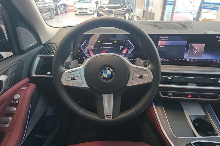 Used BMW X5 2025 Model, xDrive 30Li Prestige M Sport Night Package Steering Wheel