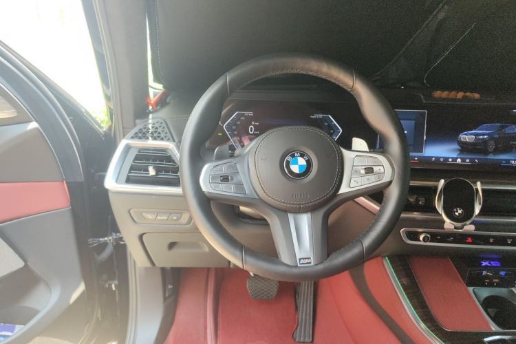 Used BMW X5 2025 Model, xDrive 40Li M Sport Night Package Steering Wheel
