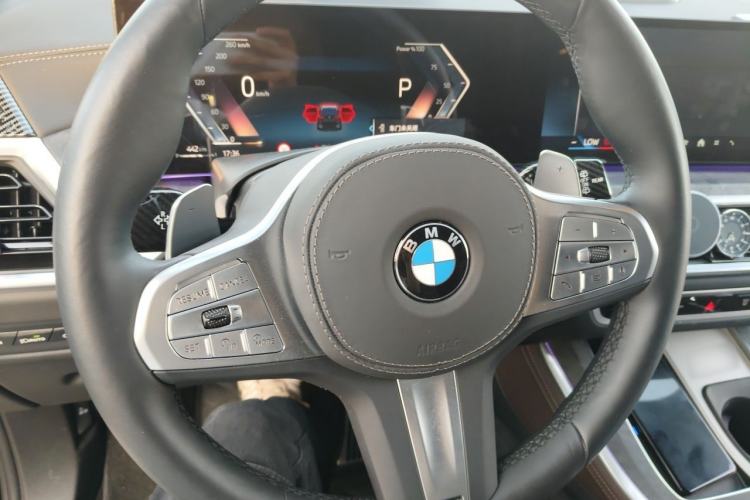 Used BMW X5 2025 Model, xDrive 30Li Prestige M Sport Night Package Steering Wheel