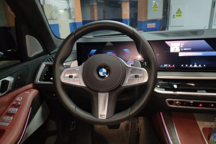 Used BMW X5 2025 Model, xDrive 40Li M Sport Night Package Steering Wheel