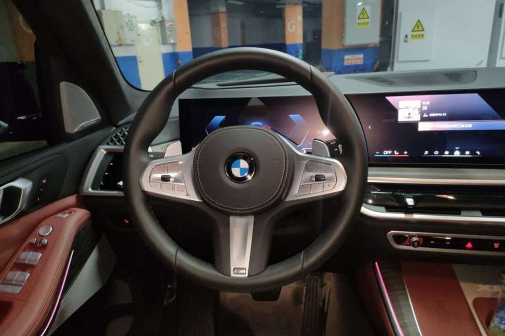 Used BMW X5 2025 Model, xDrive 40Li M Sport Night Package Steering Wheel