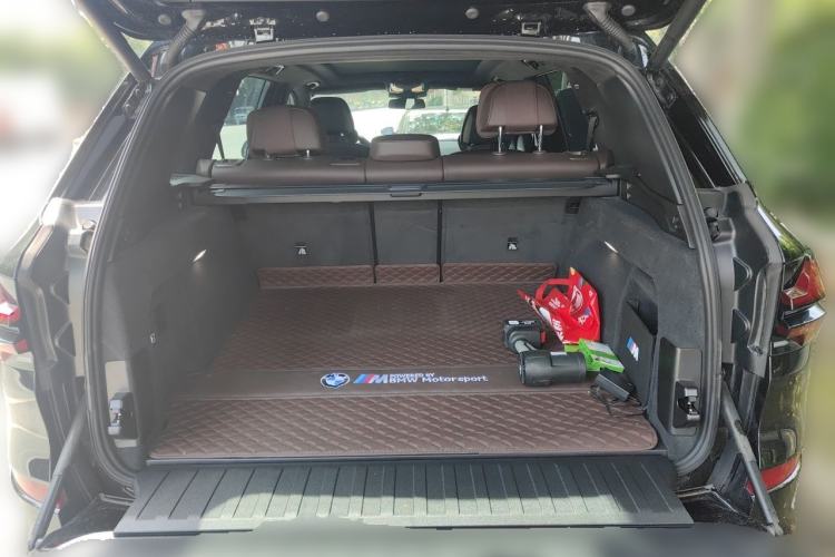 Used BMW X5 2025 Model, xDrive 40Li M Sport Night Package Trunk