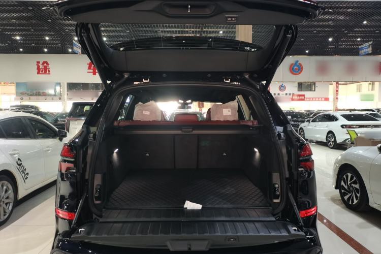 Used BMW X5 2025 Model, xDrive 40Li M Sport Night Package Trunk