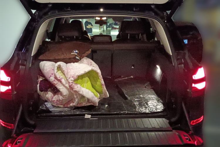 Used BMW X5 2025 Model, xDrive 30Li Prestige M Sport Night Package Trunk